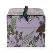 Binnenkant van de panettone Nerosale Loison – luchtige structuur gevuld met zeezoutcaramel en stukjes pure chocolade