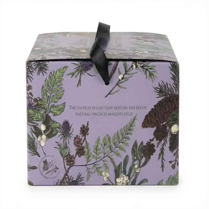 Binnenkant van de panettone Nerosale Loison – luchtige structuur gevuld met zeezoutcaramel en stukjes pure chocolade