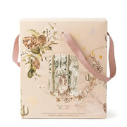 Cadeaubox Pandoro Loison – winterdecoratie met een hert en botanische illustraties, handvat van roze lint