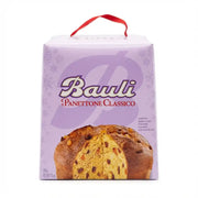 Panettone Classico Bauli 500g in zijn paarse doos met rode handgreep, die een Italiaanse zachte brioche met rozijnen en gekonfijte vruchten illustreert.