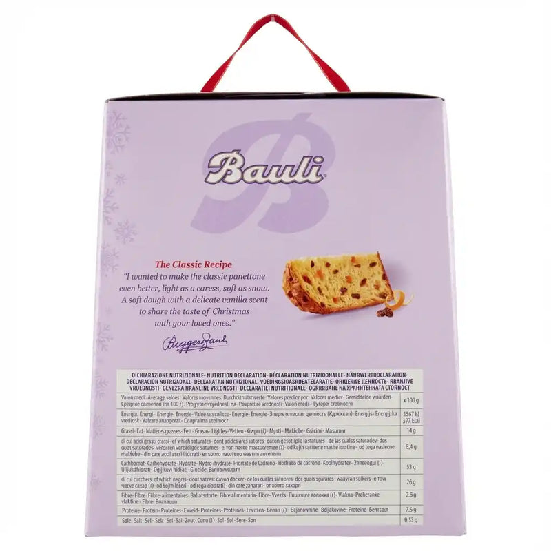 Achterkant van de doos van Panettone Classico Bauli 500g, met afbeelding van een plak, beschrijving van het traditionele recept en voedingswaarde tabel gedrukt op de paarse verpakking.